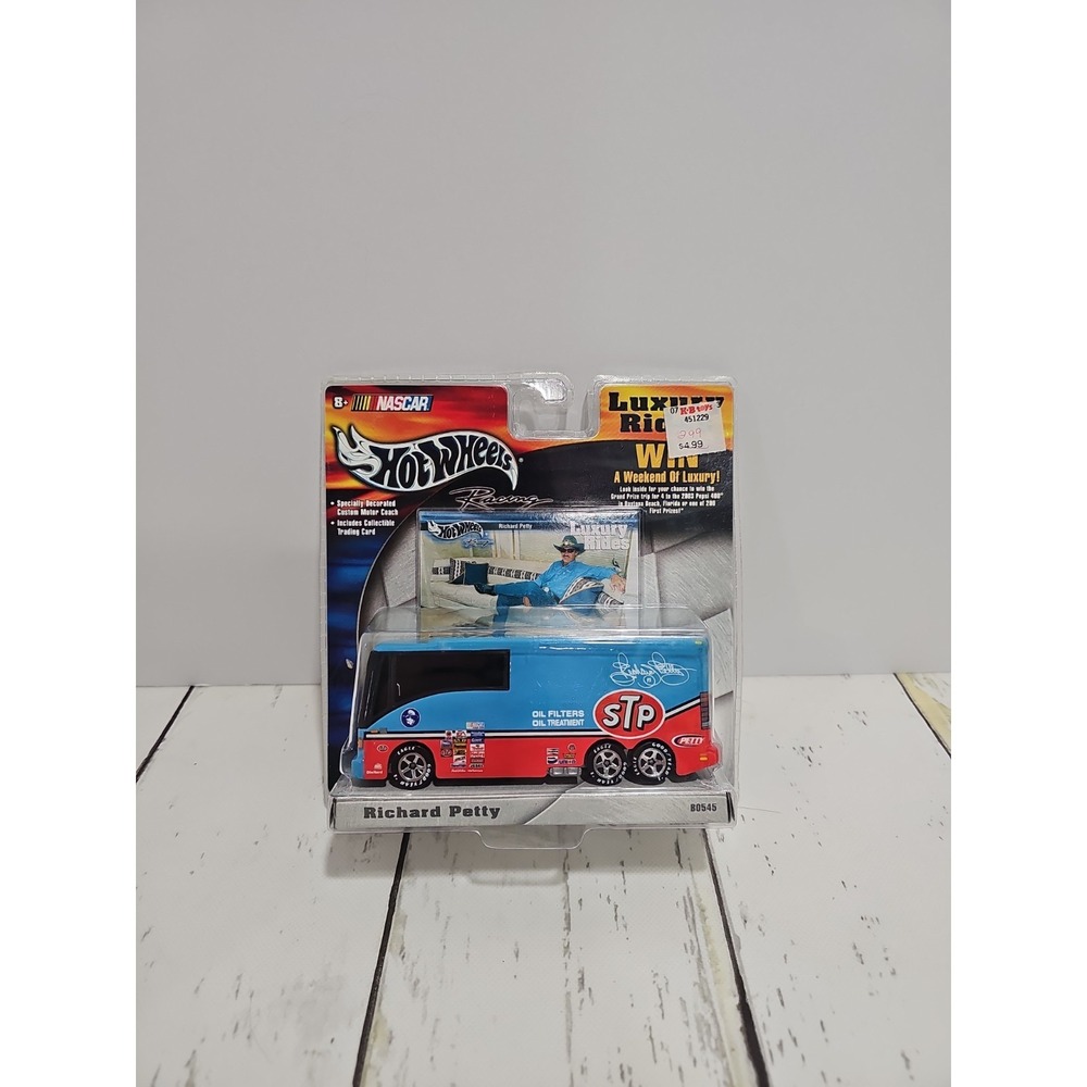 2002 Hot Wheels Racing NASCAR Luxury Rides Richard Petty Motor Coach #B0545 NIP